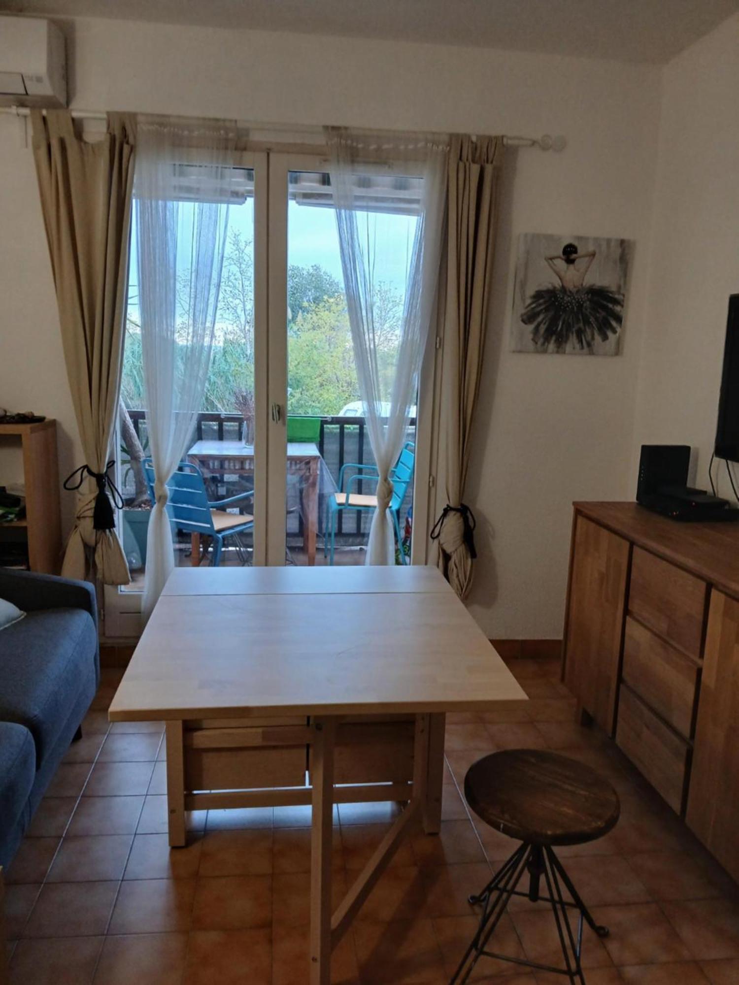 Sanary Les Gorguettes, Studio Avec Terrasse Vue Mer, A 10 Min A Pieds De La Plage Exterior foto